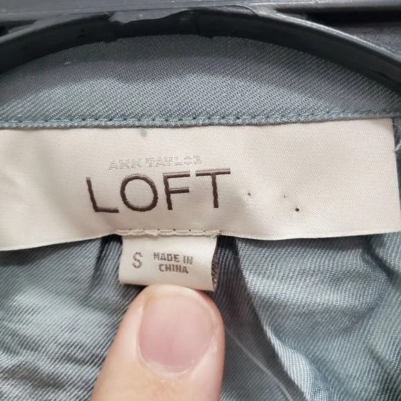 Ann Taylor LOFT Women's Slate Blue Lightweight‎ 1/2 Button Long Sleeve Top NWT S - Picture 7 of 9